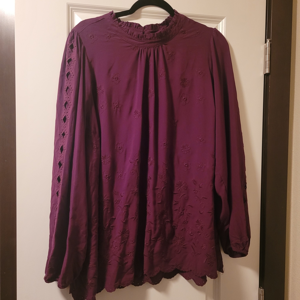 Torrid Women's Challis Embroidered Cut Out Long Sleeve Blouse Size 2X - Picture 4 of 10
